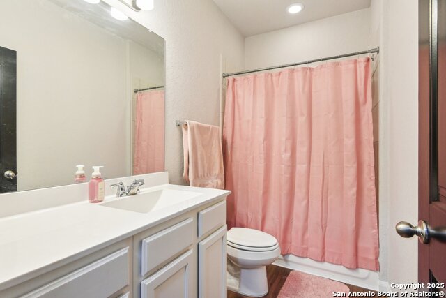 Image 17 of 28 For 10430 Barbeque Bay