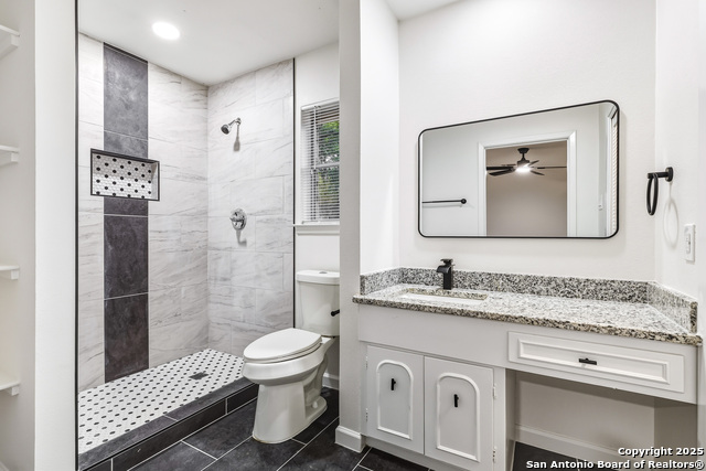 Image 21 of 37 For 310 Quivira  