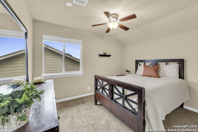 Image 13 of 25 For 945 Lauren