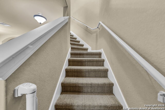 Image 14 of 25 For 945 Lauren