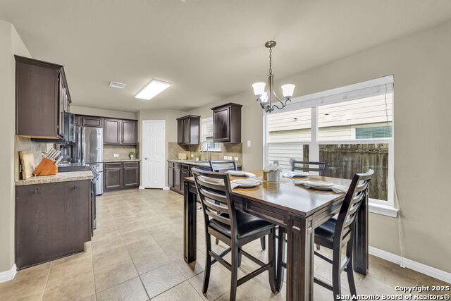 Image 19 of 25 For 945 Lauren