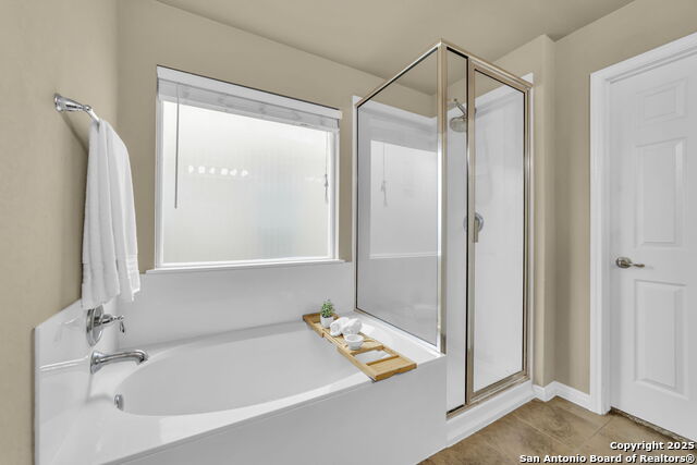 Image 24 of 25 For 945 Lauren