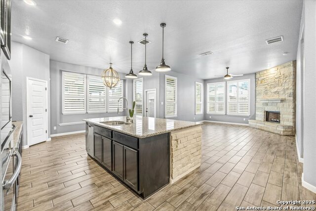 Image 5 of 39 For 22602 Carriage