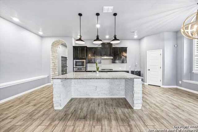 Image 8 of 39 For 22602 Carriage