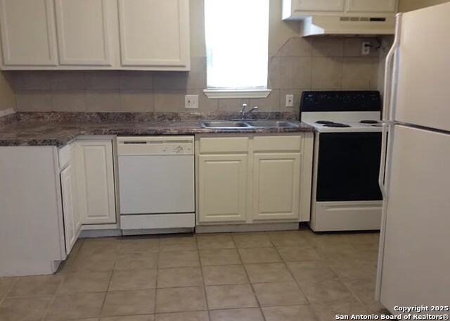 Image 2 of 4 For 7658 Oak Chase