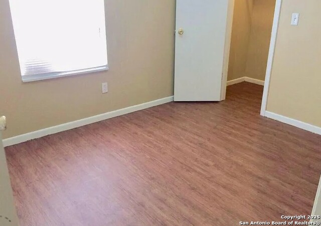 Image 3 of 4 For 7658 Oak Chase