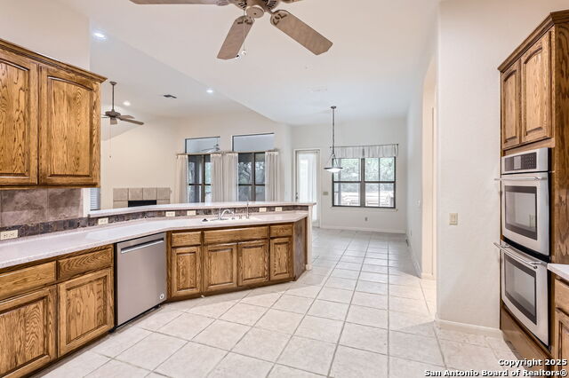 Image 16 of 29 For 18522 Emerald Forest