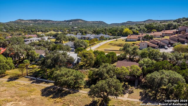 Listing photo id 8 for 251 Watts  