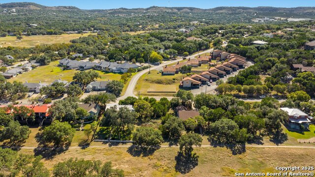 Listing photo id 7 for 251 Watts  