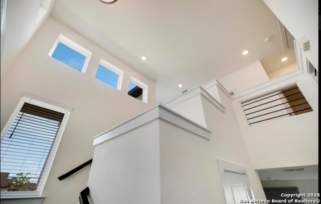 Image 4 of 16 For 9507 Stillwater Pass