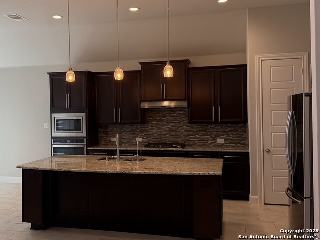 Image 11 of 32 For 22818 Denali