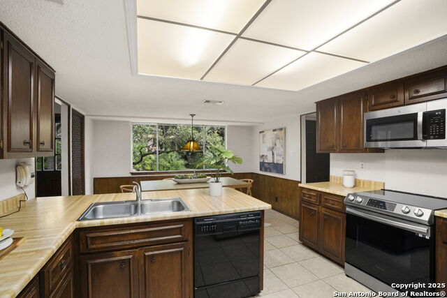 Image 19 of 42 For 2527 Cedar Glen