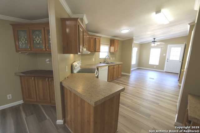 Image 10 of 28 For 221 Lost Trail