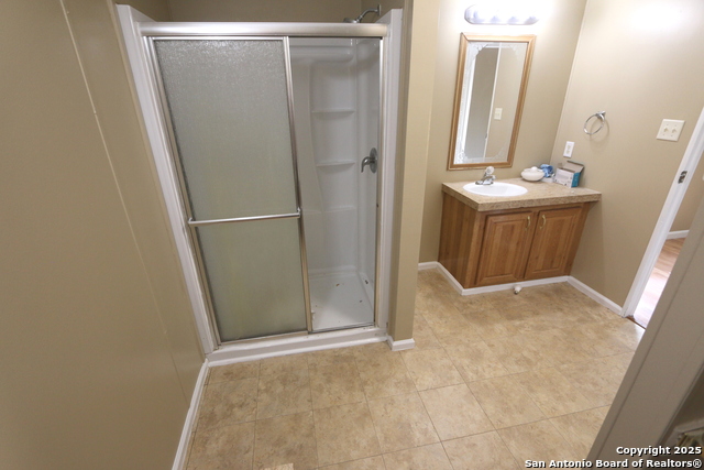 Image 14 of 28 For 221 Lost Trail