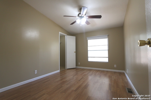 Image 21 of 28 For 221 Lost Trail