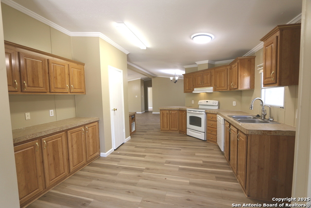 Image 8 of 28 For 221 Lost Trail