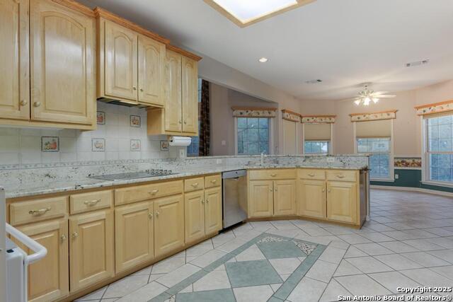 Image 17 of 48 For 508 Breathless View