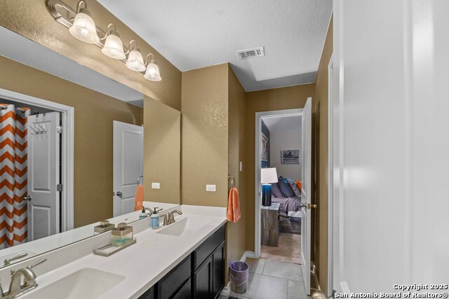 Image 18 of 24 For 30605 Holstein