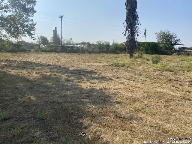 Image 2 of 7 For 15650 Interstate Highway 35