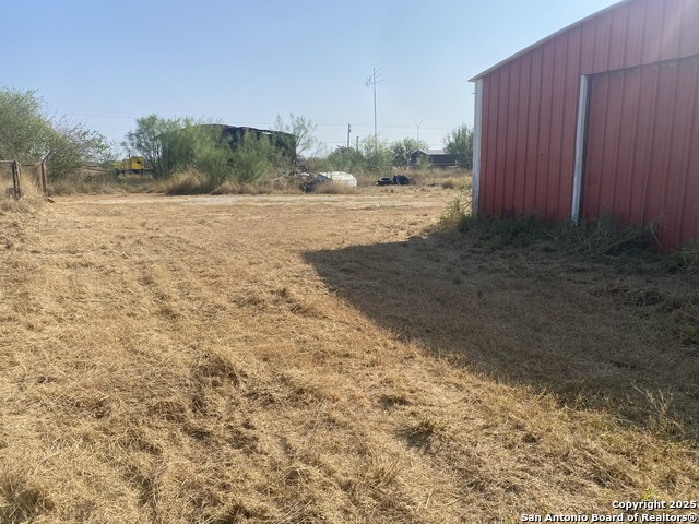 Image 5 of 7 For 15650 Interstate Highway 35