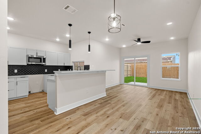 Listing photo id 4 for 114 Packard  