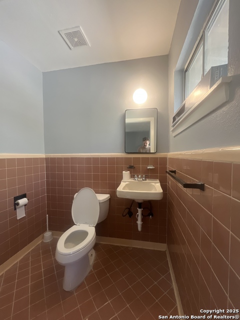 Image 20 of 24 For 531 Crestview