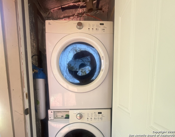 Image 23 of 24 For 531 Crestview