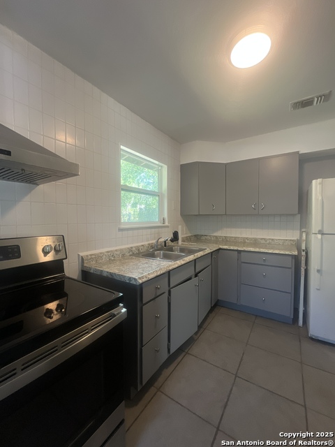 Image 8 of 24 For 531 Crestview