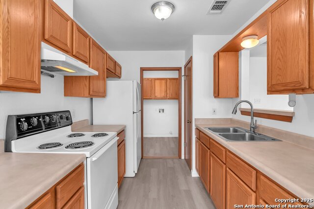 Image 10 of 23 For 612 Theissen E