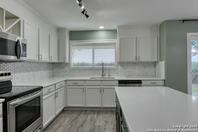 Image 11 of 33 For 15219 Spring Land