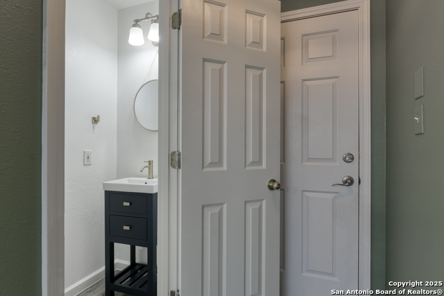 Image 13 of 33 For 15219 Spring Land