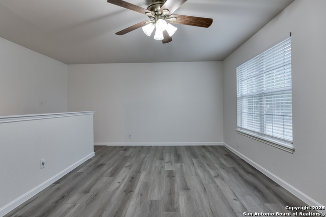 Image 17 of 33 For 15219 Spring Land