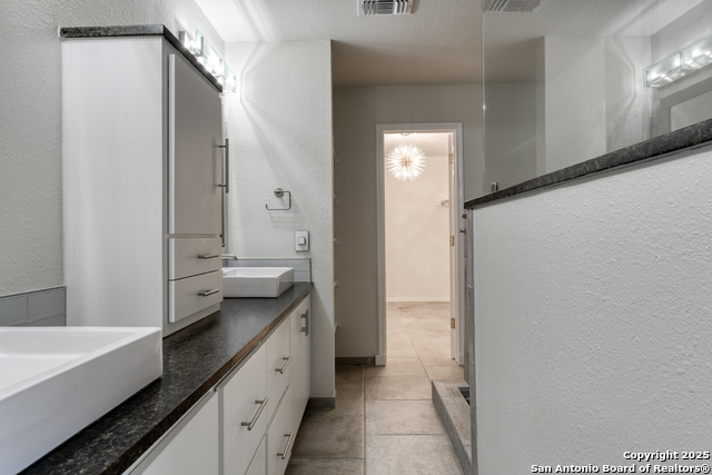 Image 21 of 33 For 15219 Spring Land