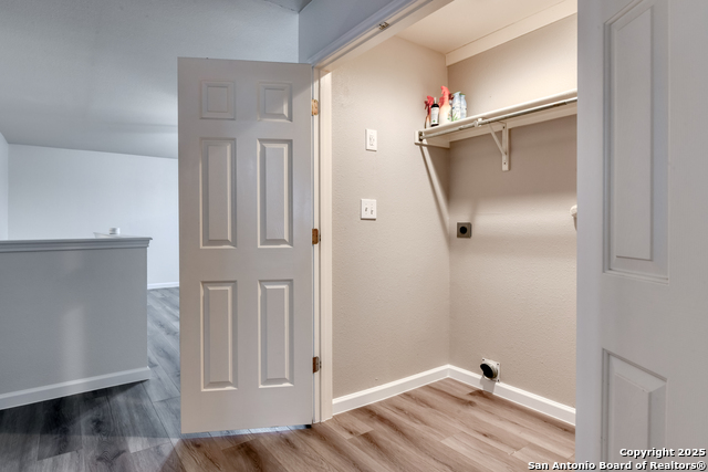 Image 25 of 33 For 15219 Spring Land