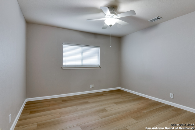 Image 26 of 33 For 15219 Spring Land