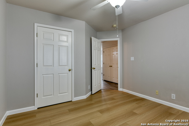 Image 27 of 33 For 15219 Spring Land