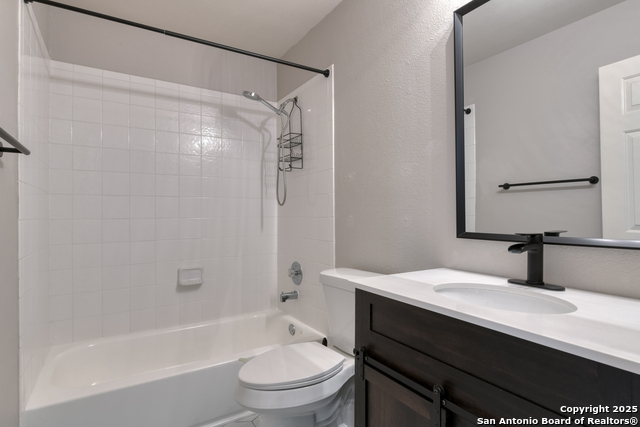 Image 28 of 33 For 15219 Spring Land