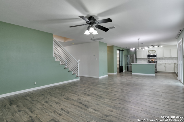 Image 5 of 33 For 15219 Spring Land