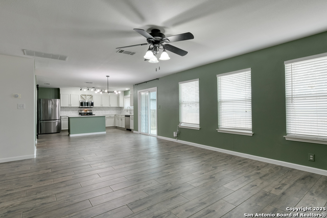 Image 6 of 33 For 15219 Spring Land