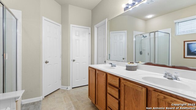 Image 17 of 38 For 325 Golden Bear Dr