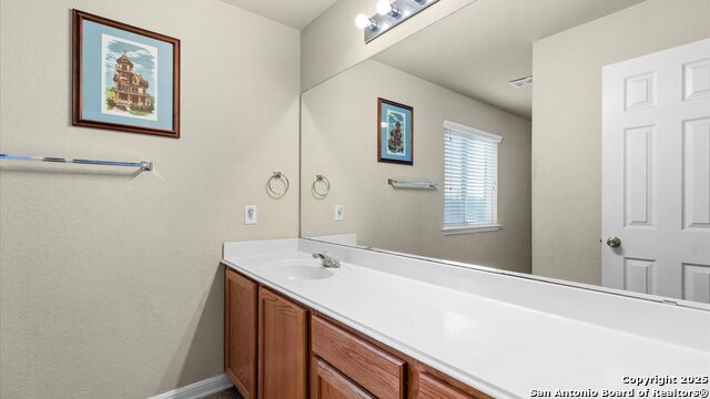 Image 26 of 38 For 325 Golden Bear Dr