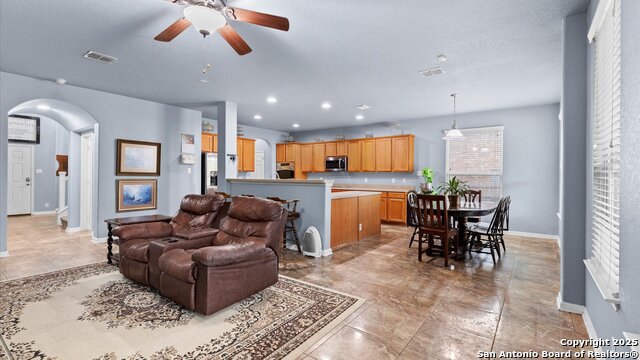 Image 7 of 38 For 325 Golden Bear Dr