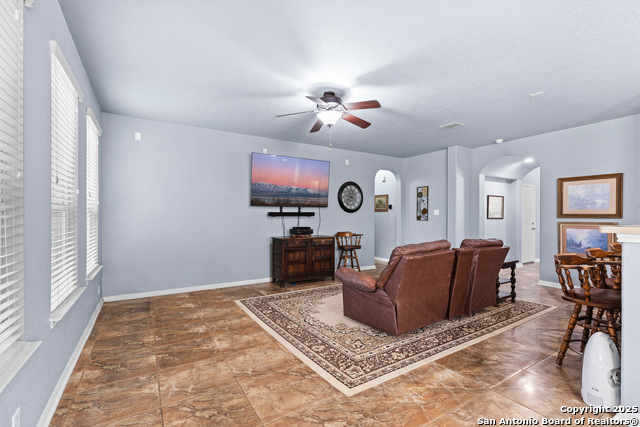 Image 8 of 38 For 325 Golden Bear Dr