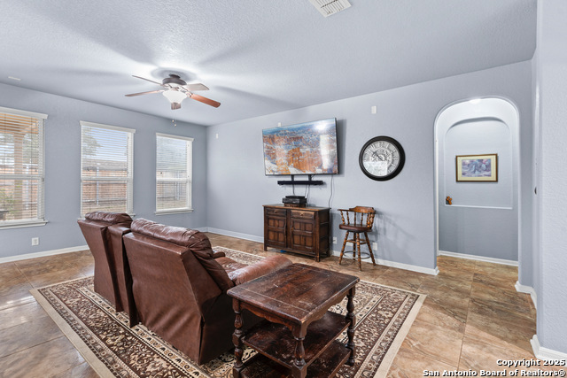 Image 9 of 38 For 325 Golden Bear Dr