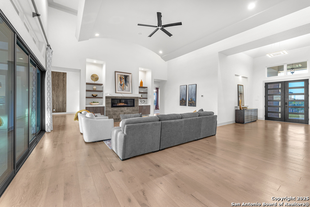 Listing photo id 1 for 23011 Daniel Ridge