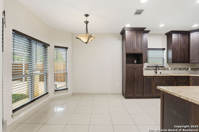 Image 15 of 32 For 5122 Gwenda Lea