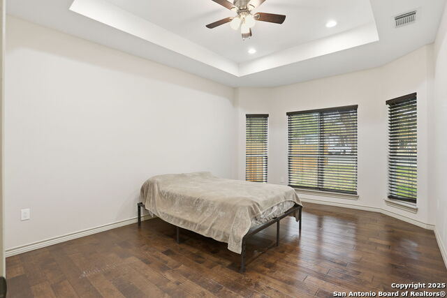 Image 18 of 32 For 5122 Gwenda Lea