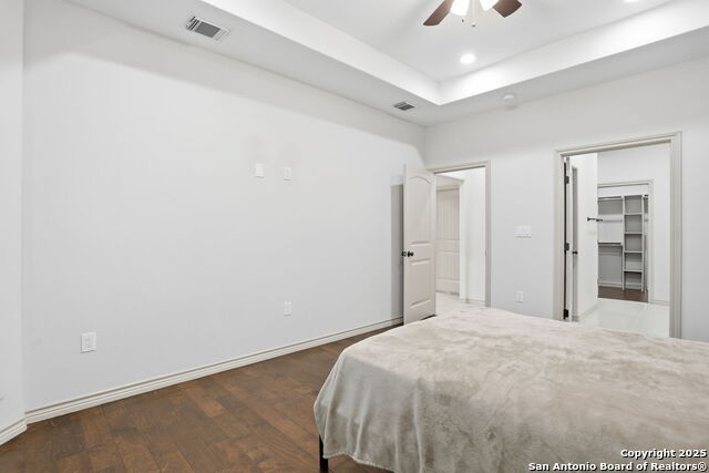 Image 19 of 32 For 5122 Gwenda Lea