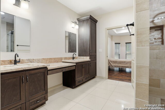 Image 21 of 32 For 5122 Gwenda Lea