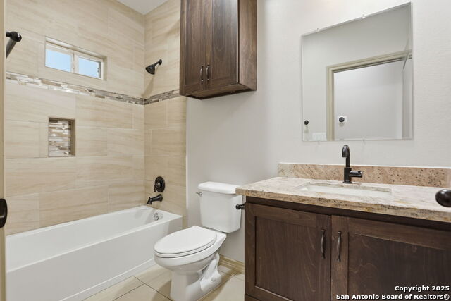 Image 25 of 32 For 5122 Gwenda Lea